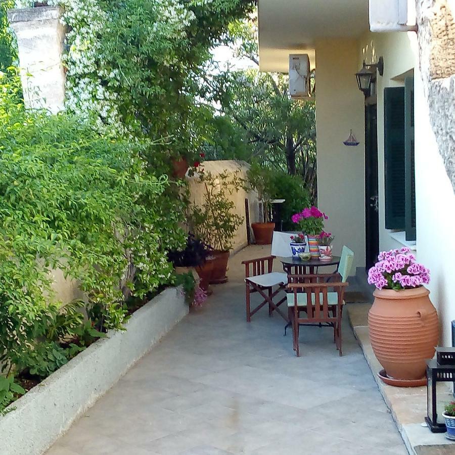 Villa Aegina'S Oasis Exterior foto